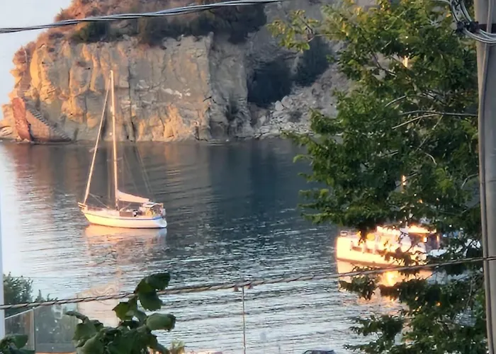 度假居 Rosa 阿格罗波利